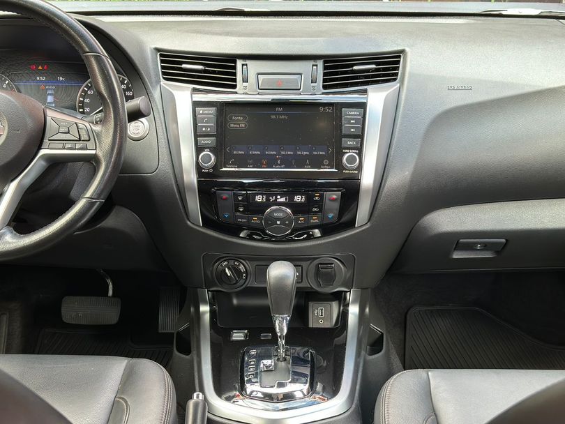 Nissan Frontier XE CD 4x4 2.3 Bi-TB Diesel Aut.