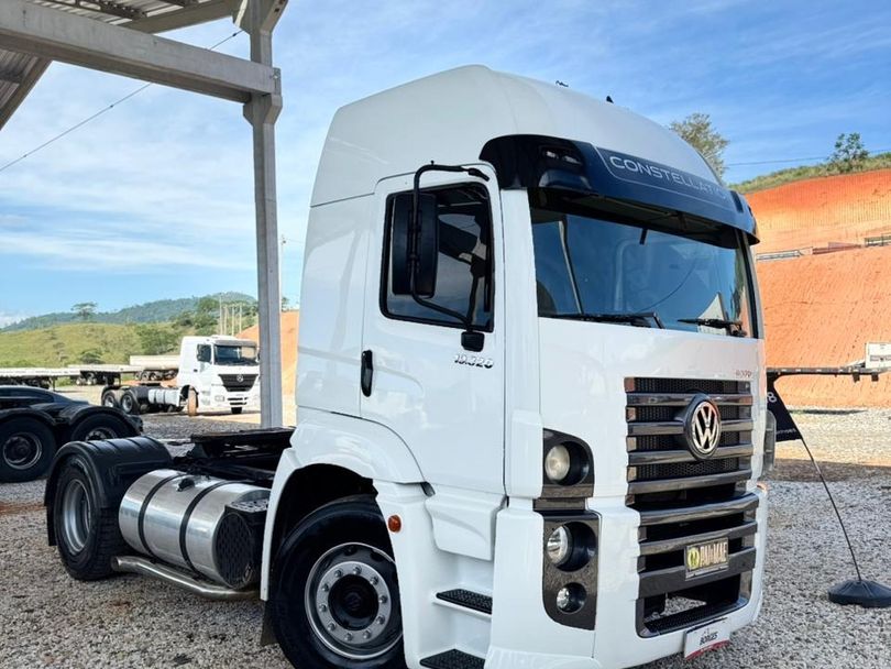 VOLKSWAGEN 19-320 E Constellation Titan Tractor 2p
