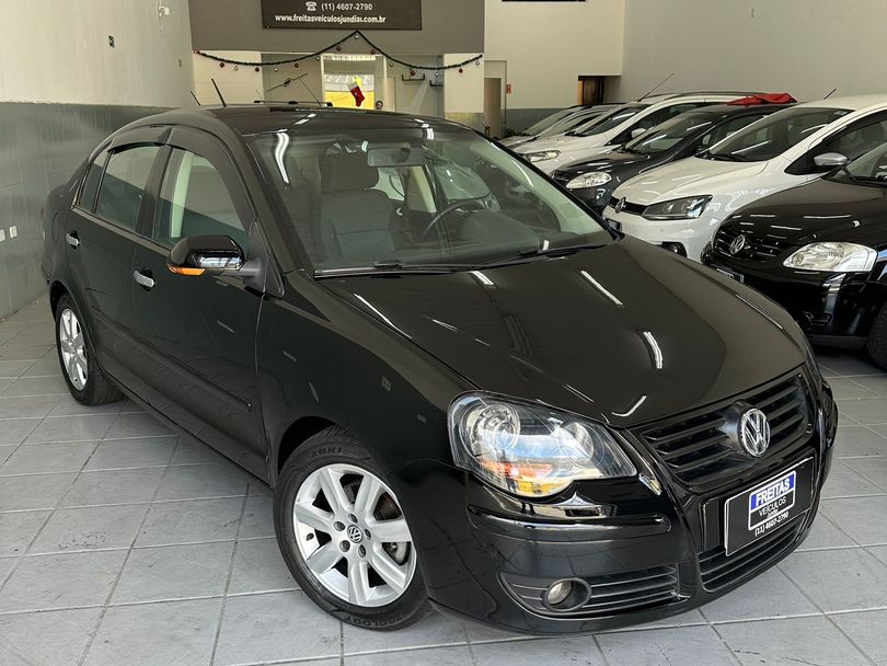 VolksWagen Polo Sedan 1.6 Mi Total Flex 8V 4p