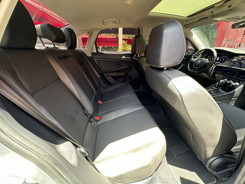 VolksWagen JETTA Comfort. 250 TSI 1.4 Flex 16v Aut.