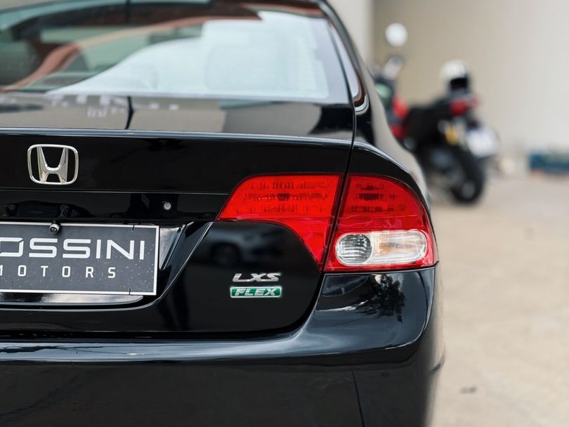Honda Civic Sedan EXS 1.8/1.8 Flex 16V Aut. 4p