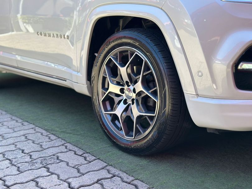 Jeep Commander Overland T270 1.3 TB Flex Aut.