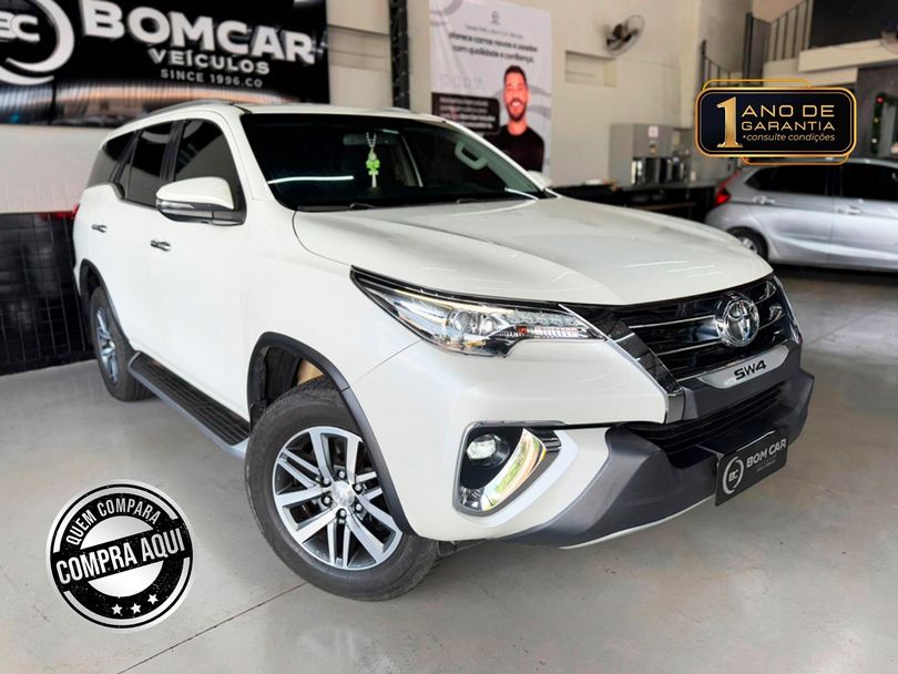 Toyota Hilux SW4 SRX 4x4 2.8 TDI 16V Dies. Aut.