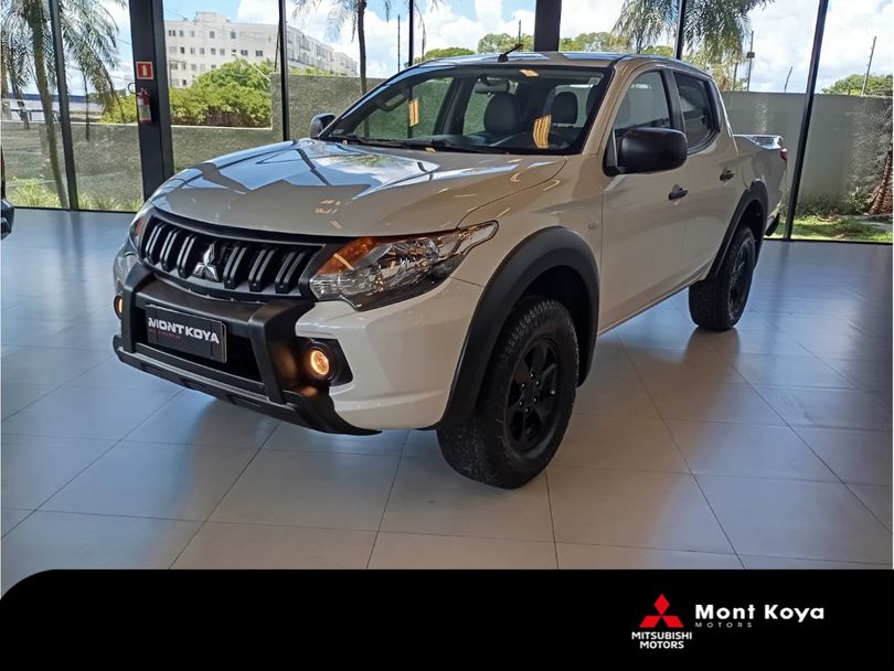 Mitsubishi L200 Tri. Outd. GLX 2.4 CD 4x4 Die. Mec.