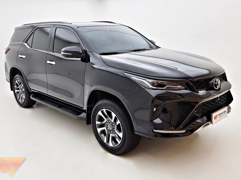 Toyota Hilux SW4 SRX Plat. 4x4 2.8 TB Die. Aut.