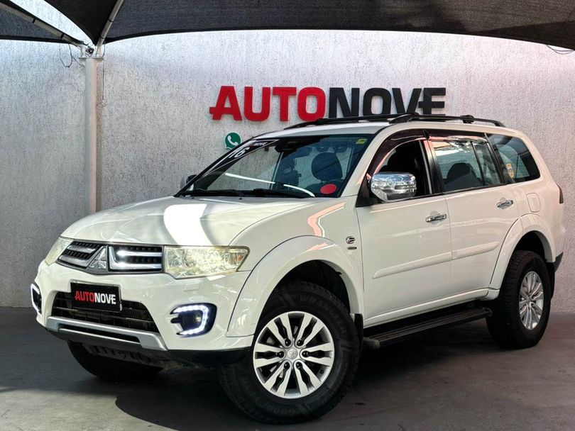 Mitsubishi Pajero HPE-S 3.2 4x4 T.I.Diesel 5p Aut.