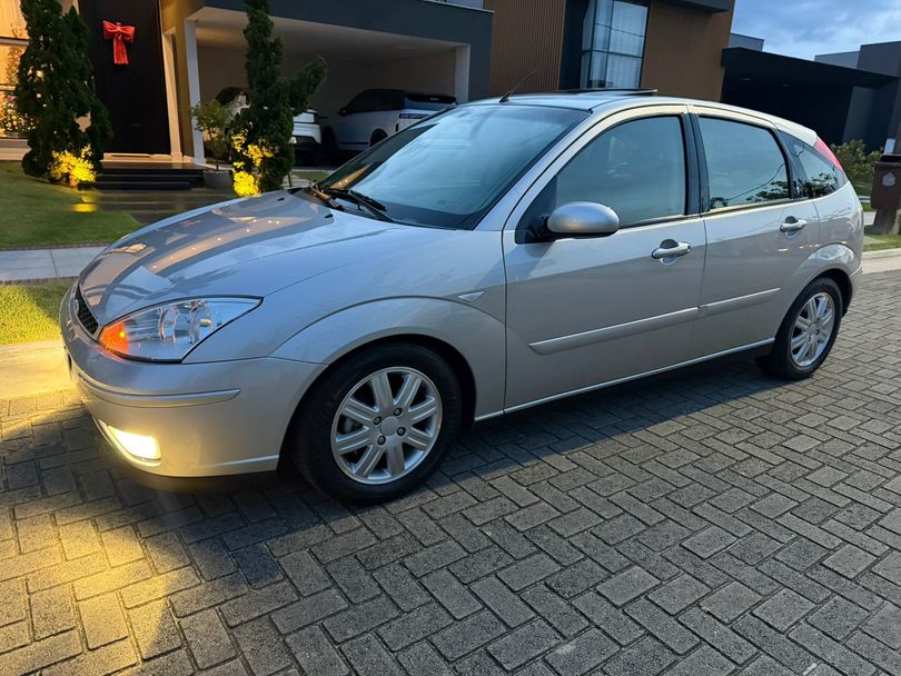 Ford Focus Ghia/ XR 2.0 /Ghia 2.0 16V Flex 5p