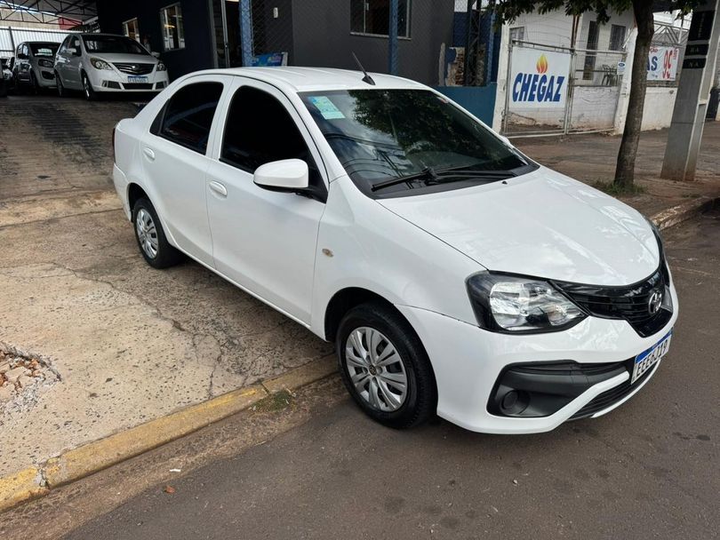 Toyota ETIOS X Sedan 1.5 Flex 16V 4p Mec.
