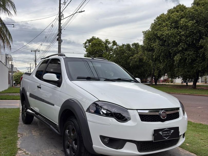 Fiat Strada Trekking 1.6 16V Flex CD