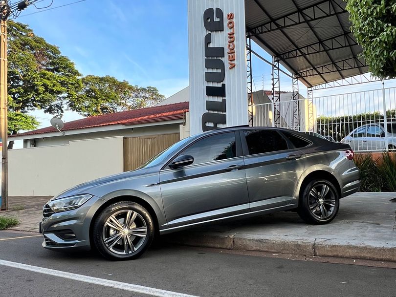 Volkswagen JETTA R-Line 250 TSI 1.4 Flex 16V Aut.