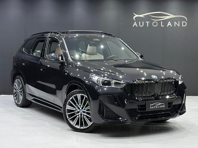 BMW iX 1 xDrive 30 M Sport (Elétrico)