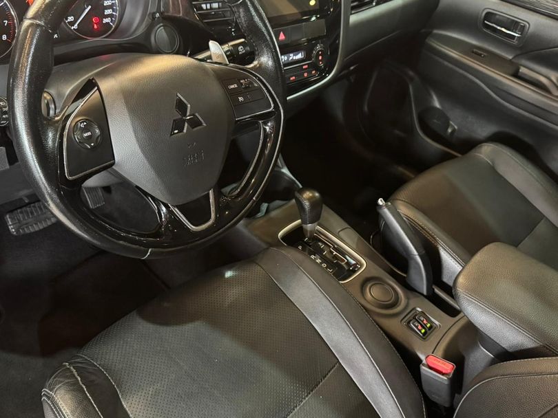 Mitsubishi OUTLANDER 2.0 16V 160cv Aut.