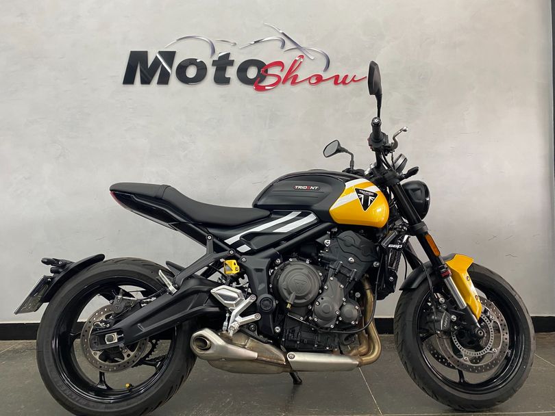 TRIUMPH TRIDENT 660