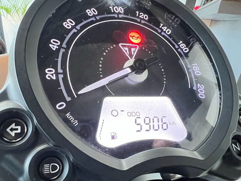 TRIUMPH SCRAMBLER 900cc