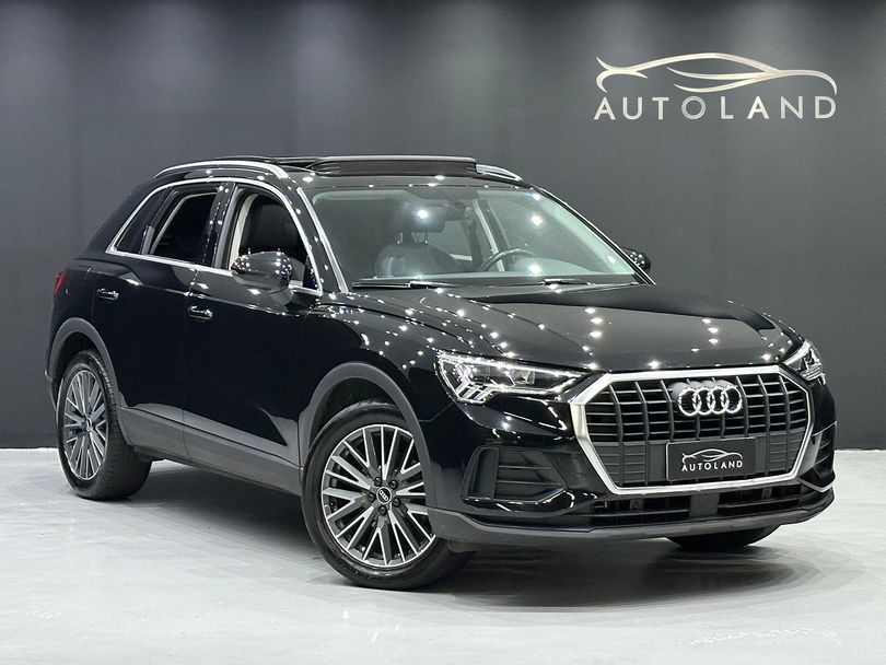 Audi Q3 Black Ed. 1.4 TFSI Flex/Black S-tron.