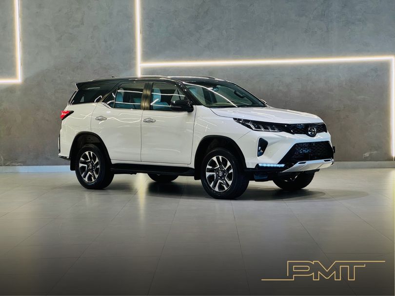 Toyota Hilux SW4 Diamond 2.8 TB 4x4 Die. Aut.