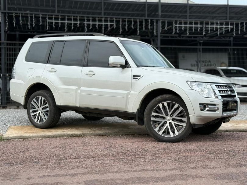 Mitsubishi Pajero HPE Full 3.2 4x4 T.I.Dies. 5p Aut