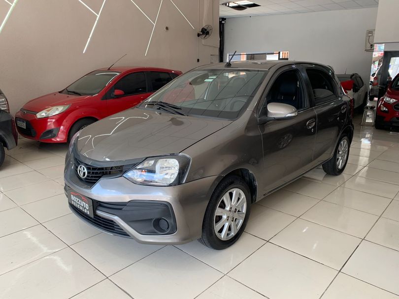 Toyota ETIOS X Plus 1.5 Flex 16V 5p Aut.