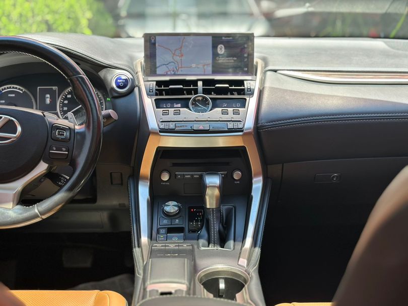 Lexus NX-300h Luxury 4x4 2.5 16V Aut. (Híb.)