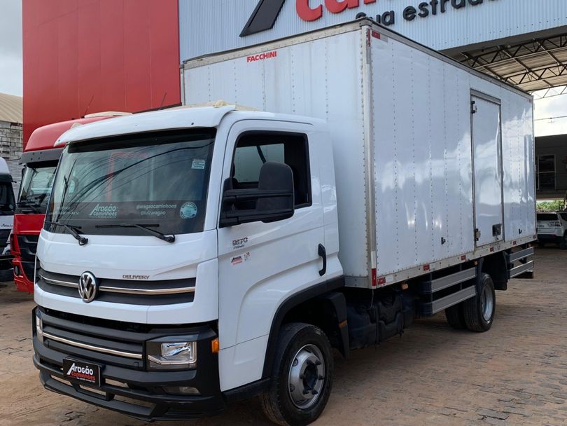 VOLKSWAGEN 9-170 Delivery 2p (diesel)(E5)