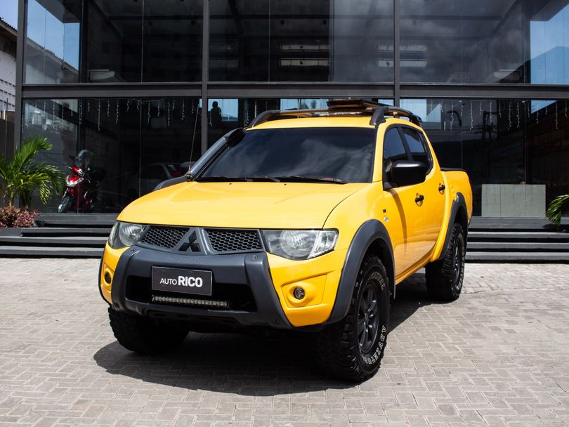 Mitsubishi L200 Triton Savana 3.2 CD TBI Dies. Mec.