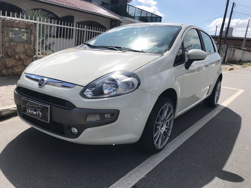 Fiat Punto ESSENCE 1.6 Flex 16V 5p