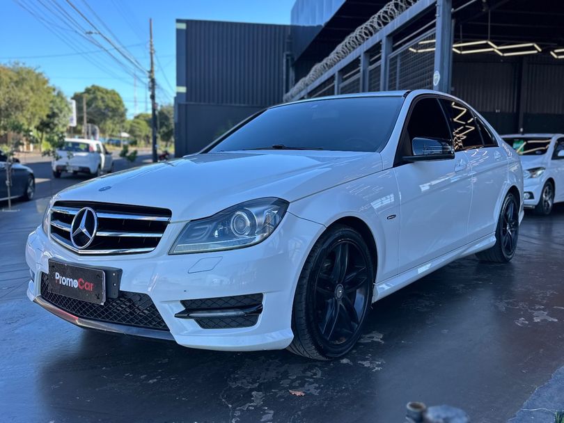 Mercedes C-180 CGI Sport 1.6 TB 16V 156cv Aut.