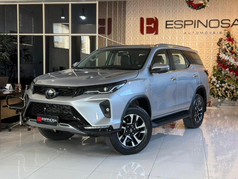 Toyota Hilux SW4 SRX Plat. 4x4 2.8 TB Die. Aut.