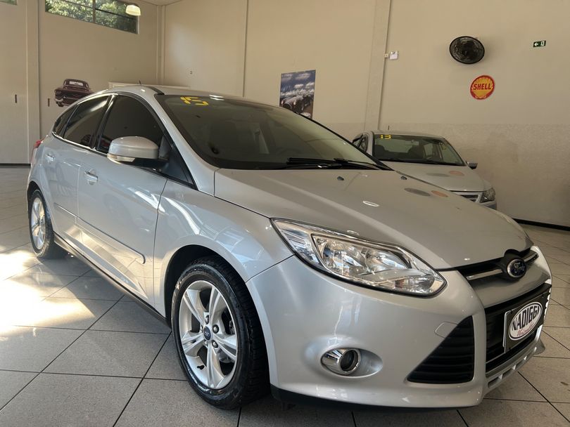 Ford Focus 1.6 S/SE/SE Plus Flex 8V/16V  5p