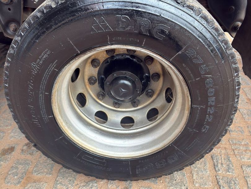 MERCEDES-BENZ L-1620 3-Eixos 2p (diesel)