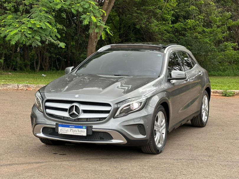 Mercedes GLA 200 Vis. Black Ed. 1.6 TB 16V  Aut.