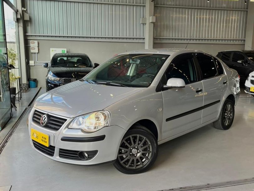 VolksWagen Polo Sedan 1.6 Mi Total Flex 8V 4p