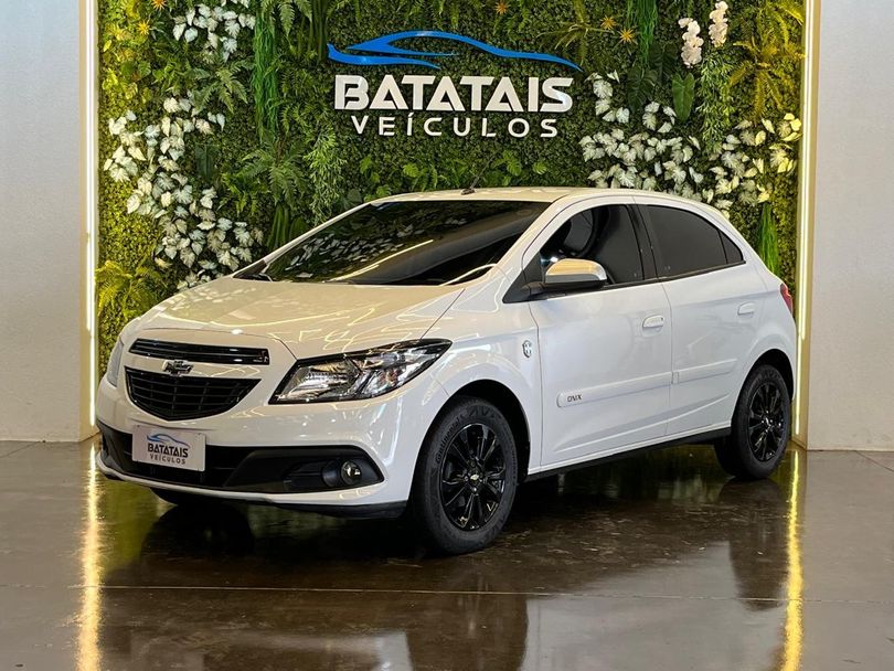 Chevrolet ONIX HATCH SELEÇÃO 1.0 8V Flex 5p Mec.