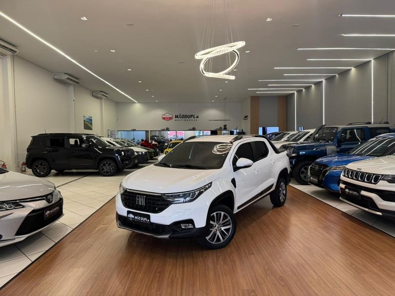 Fiat Strada Volcano 1.3 Flex 8V CD