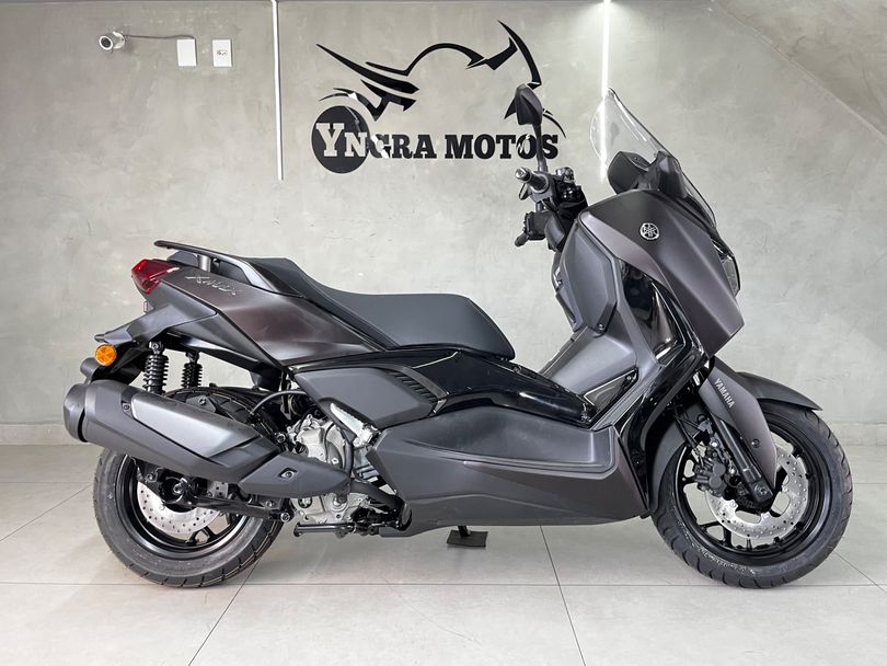 YAMAHA XMAX 300 CONNECTED 