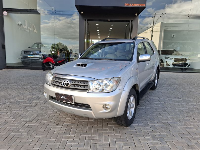 Toyota Hilux SW4 SRV D4-D 4x4 3.0 TDI Dies. Aut