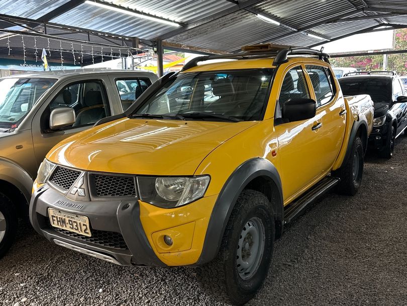 Mitsubishi L200 Triton Savana 3.2 CD TBI Dies. Mec.