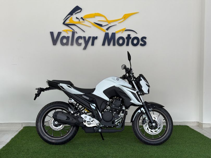 YAMAHA FZ25 CONNECTED