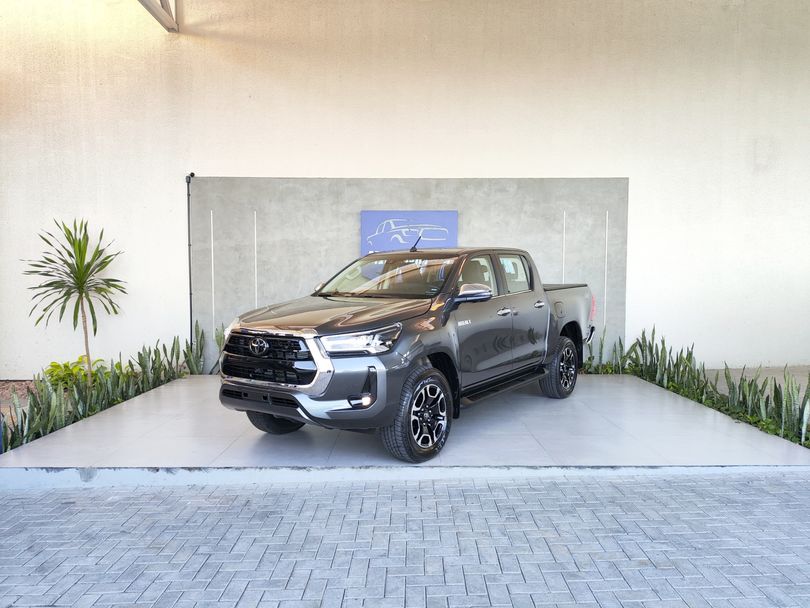 Toyota Hilux CD SRX 4x4 2.8 TDI 16V Diesel Aut.