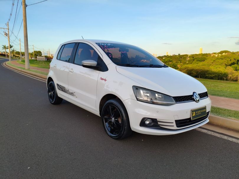 VolksWagen Fox Rock in Rio 1.6 Mi Total Flex 8V 5p