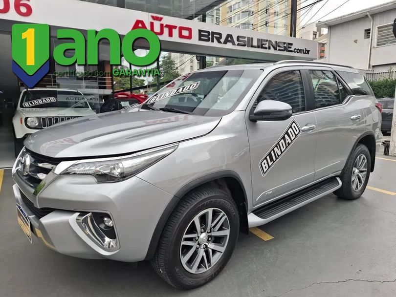 Toyota Hilux SW4 SRX 4x4 2.8 TDI 16V Dies. Aut.