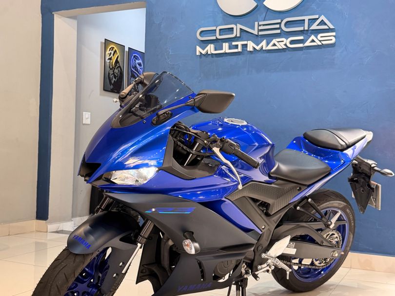 YAMAHA YZF R-3 321/ABS