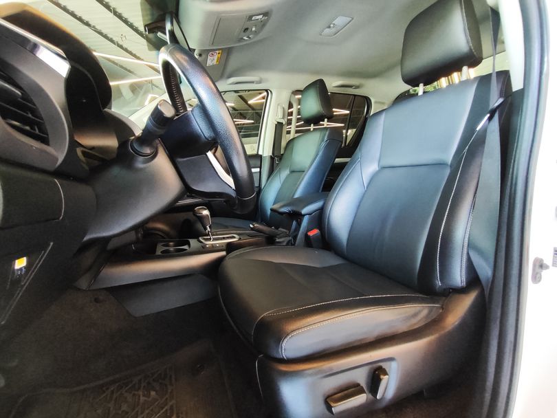 Toyota Hilux CD SRV 4x4 2.8 TDI Diesel Aut.