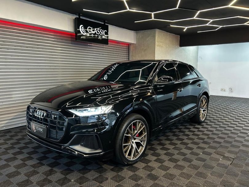 Audi Q8 Perf.Black 3.0 TFSI Quat. S-tr/(Híb.)