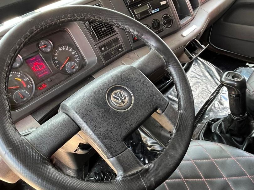 VOLKSWAGEN 13-190 E Constellation 2p (diesel)(E5)