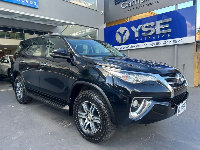 Toyota Hilux SW4 SRV 4x2 2.7 Flex 16V Aut.