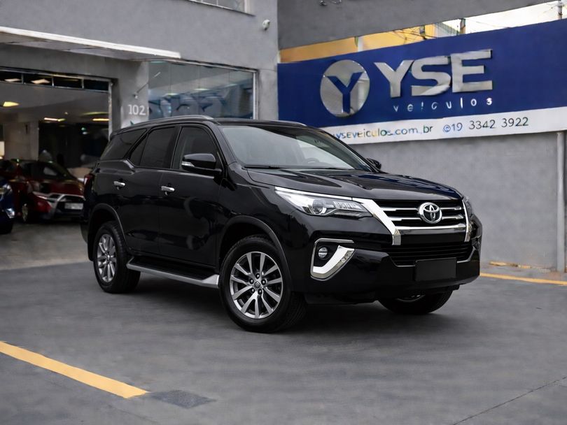 Toyota Hilux SW4 SRV 4x2 2.7 Flex 16V Aut.