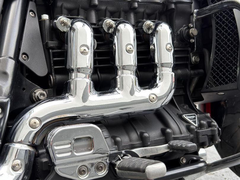 TRIUMPH ROCKET III ROADSTER 2300cc