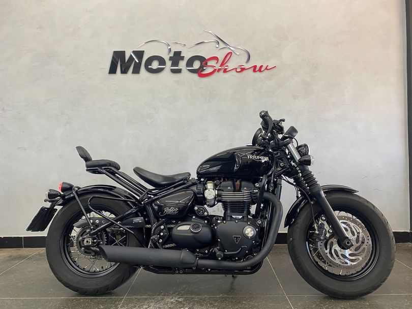 TRIUMPH BONNEVILLE BOBBER BLACK 1200cc