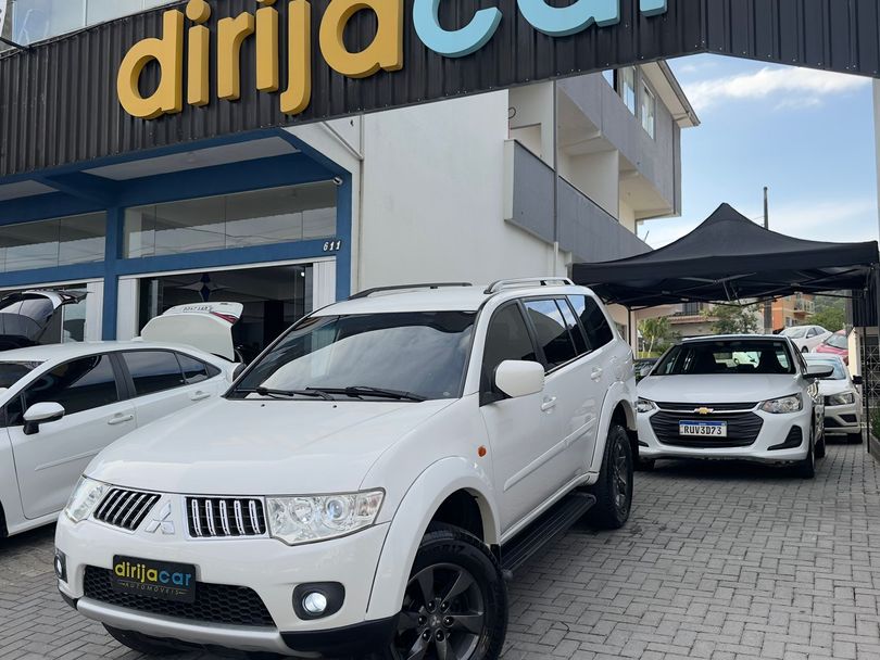 Mitsubishi Pajero DAKAR 3.2 4x4 T.I. Dies. 5p Aut.